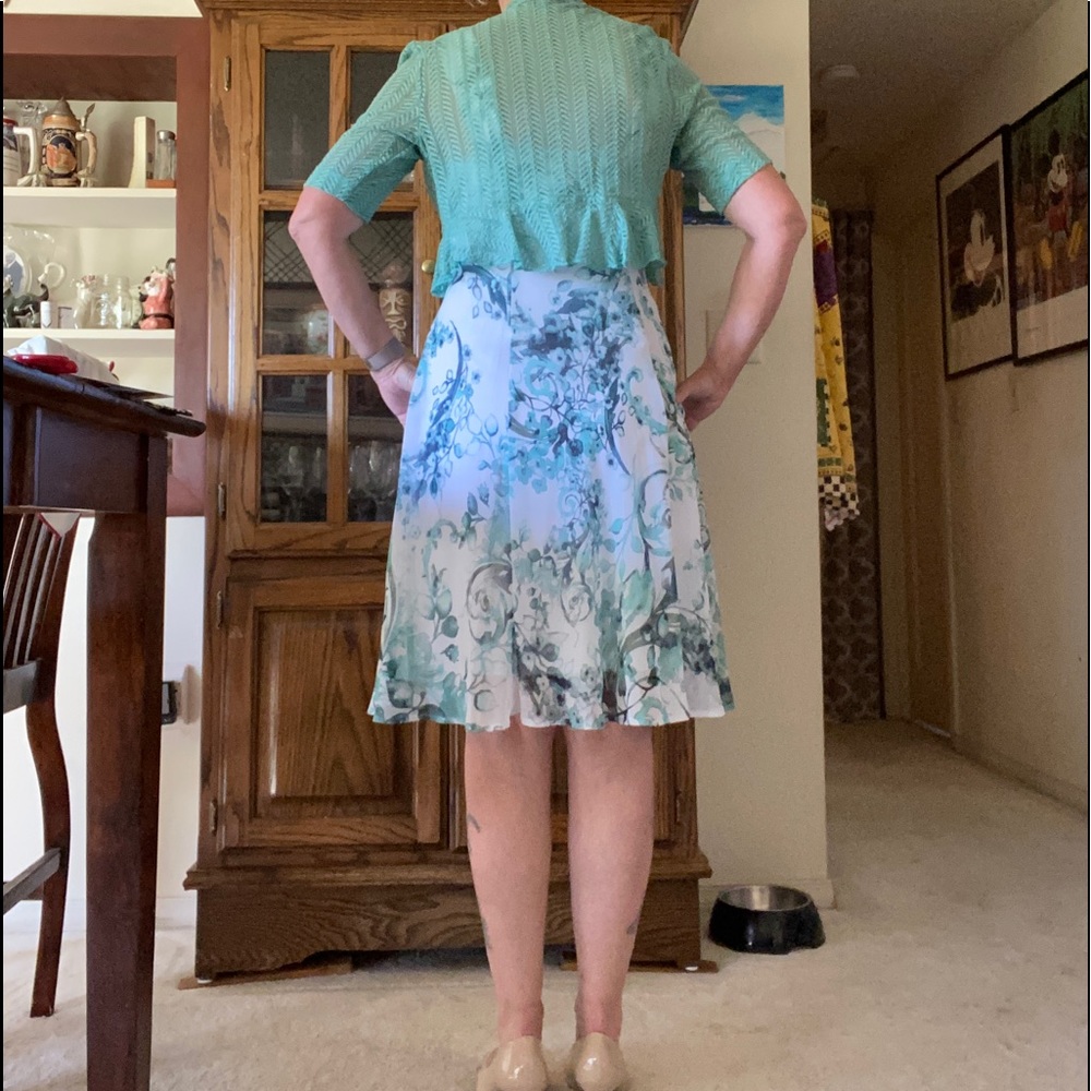 Spring dress - Picture 4 of 4